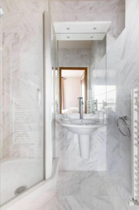 Avenue Montaigne Luxury Apartment 2Br 4P Paryż Zewnętrze zdjęcie